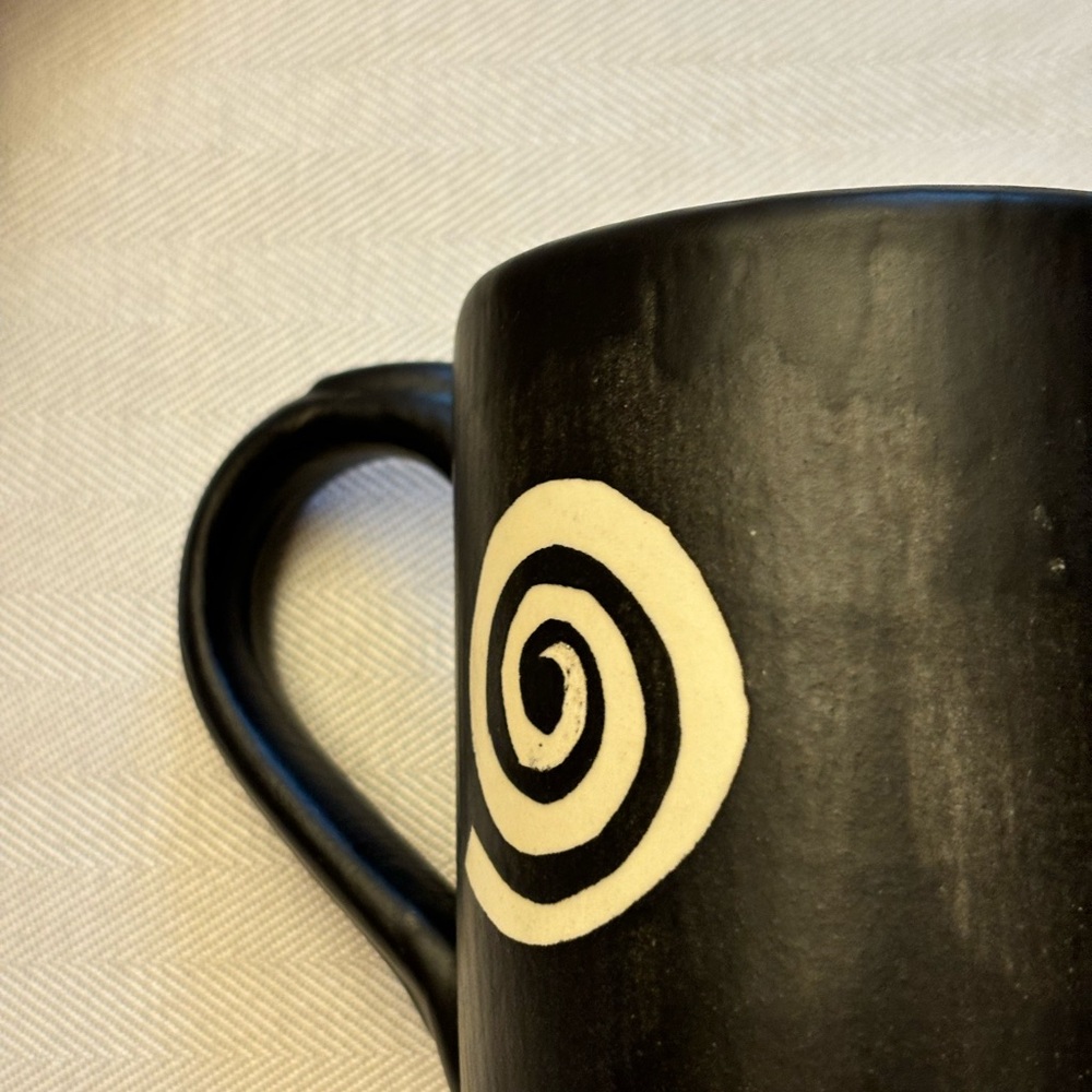 1997 KDW Coffee Mug Cup Black Craft 12oz Petroglyph Hieroglyph Geometric Art.